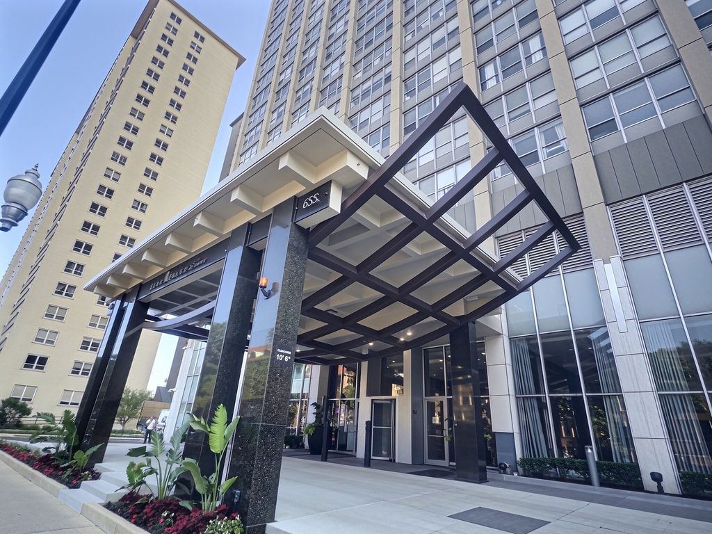 655 W Irving Park Road 716, Chicago, IL 60613