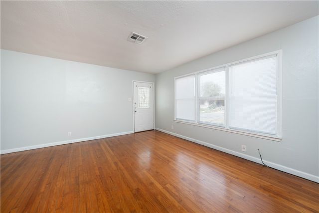 909 Rosedale Dr, Corpus Christi, TX 78411