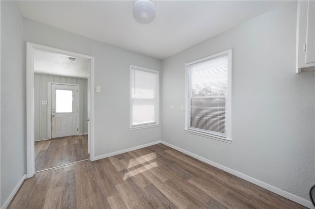 909 Rosedale Dr, Corpus Christi, TX 78411