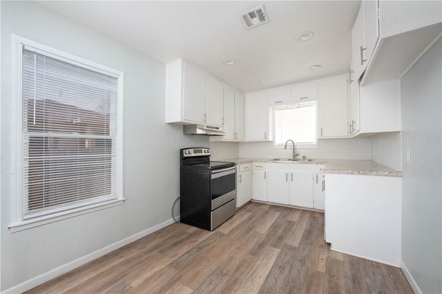 909 Rosedale Dr, Corpus Christi, TX 78411