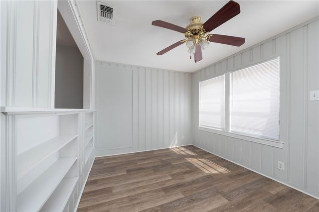 909 Rosedale Dr, Corpus Christi, TX 78411