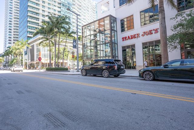 3250 NE 1st Ave 1006, Miami, FL 33137