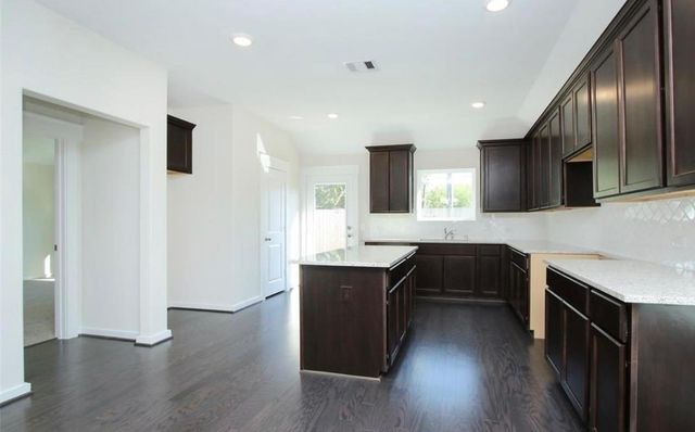 204 Laura Leigh Lane, Angleton, TX 77515