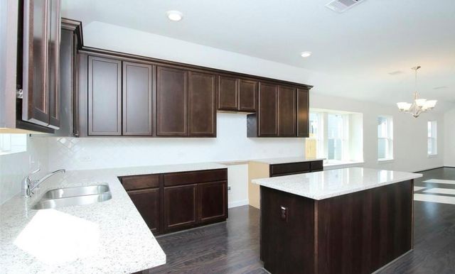 204 Laura Leigh Lane, Angleton, TX 77515