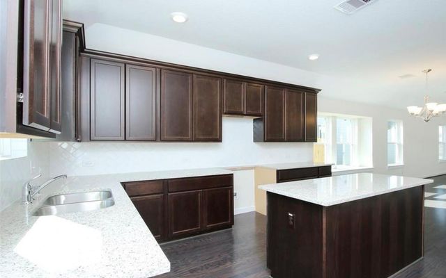 204 Laura Leigh Lane, Angleton, TX 77515