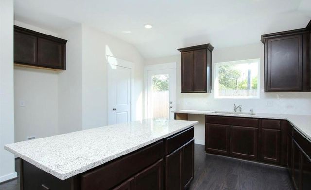 204 Laura Leigh Lane, Angleton, TX 77515