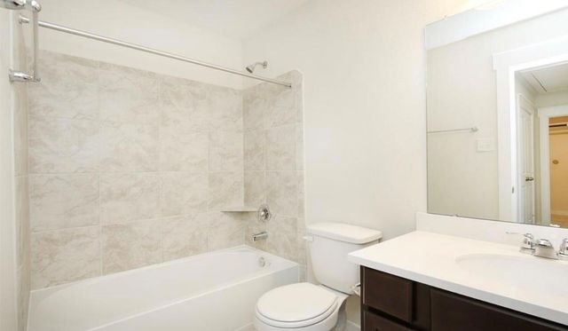 204 Laura Leigh Lane, Angleton, TX 77515