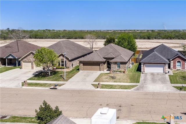 609 Mason Circle, Victoria, TX 77904