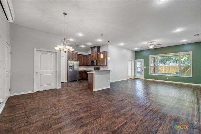 609 Mason Circle, Victoria, TX 77904