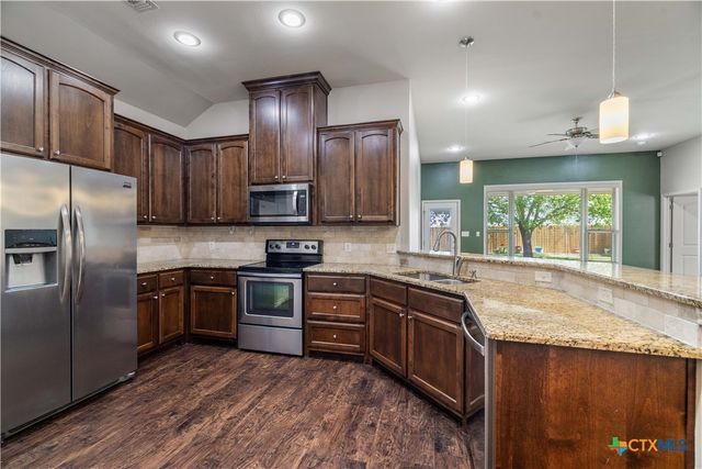 609 Mason Circle, Victoria, TX 77904