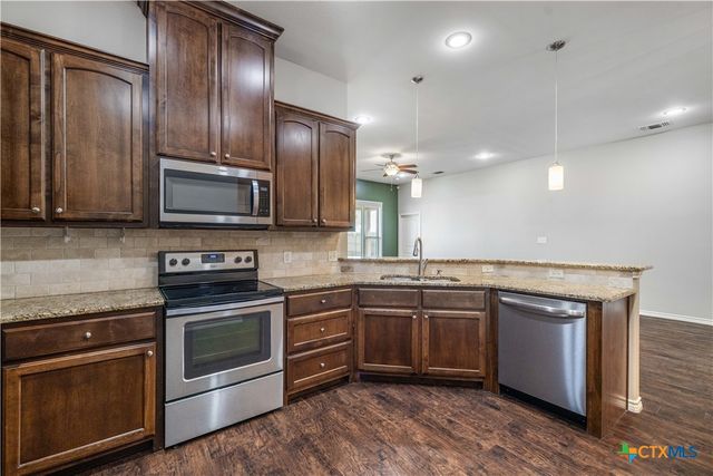 609 Mason Circle, Victoria, TX 77904