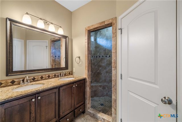 609 Mason Circle, Victoria, TX 77904