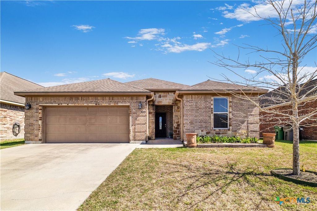 609 Mason Circle, Victoria, TX 77904