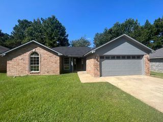 9132 Bernadette Lane, Shreveport, LA 71118