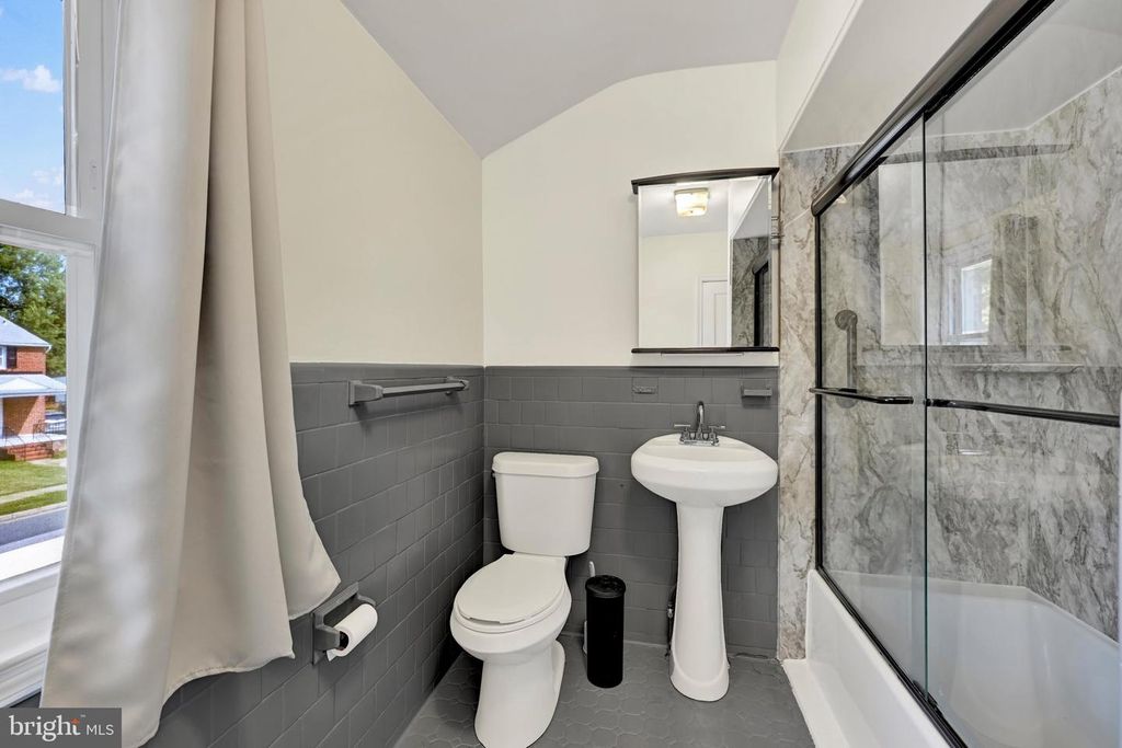 Image 15 of property listing at 3655 FOREST GARDEN AVE, Baltimore, MD 21207