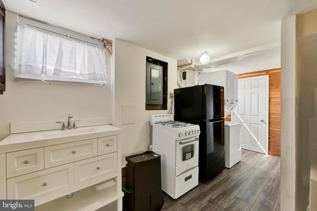 Image 20 of property listing at 3655 FOREST GARDEN AVE, Baltimore, MD 21207