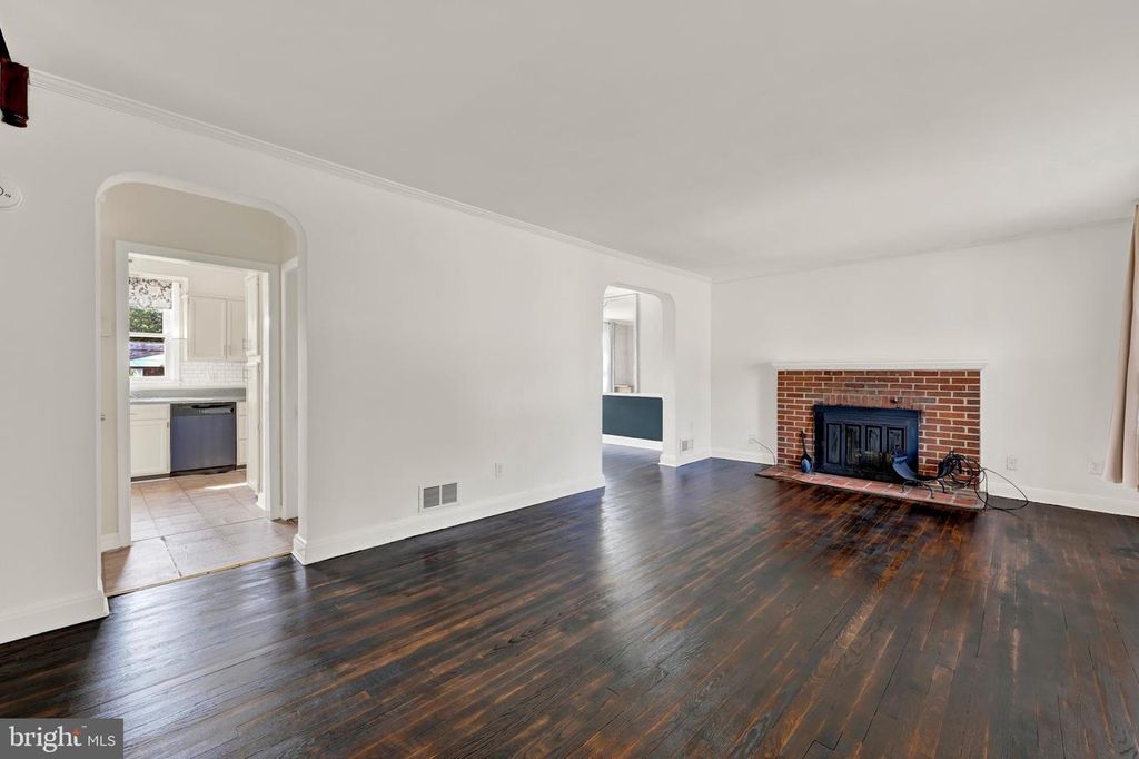 Image 4 of property listing at 3655 FOREST GARDEN AVE, Baltimore, MD 21207