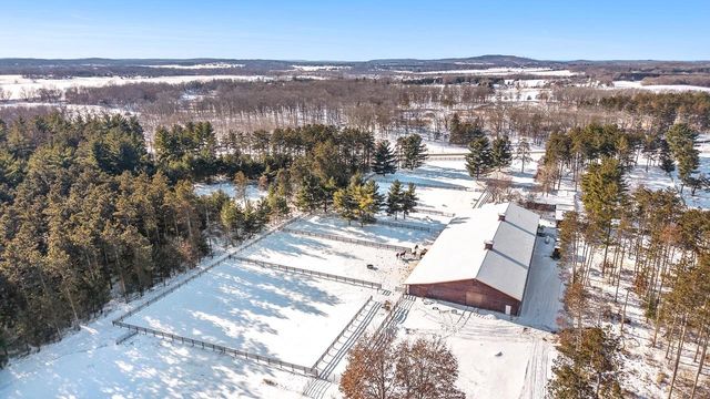W2470 County Road B, Montello, WI 53949