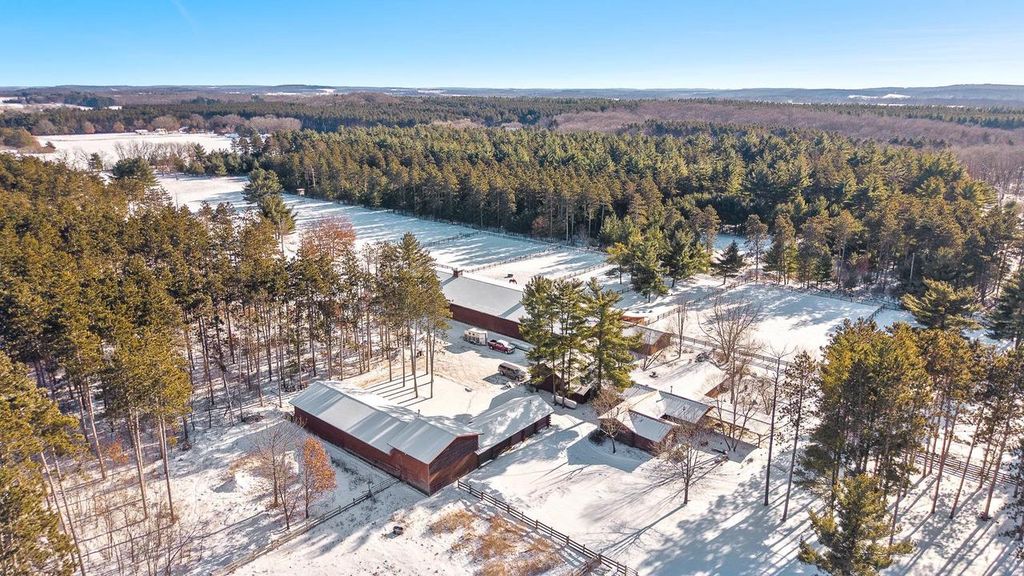 W2470 County Road B, Montello, WI 53949