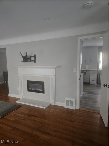 3898 Salisbury Road, South Euclid, OH 44121