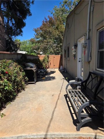 863 N 9th Avenue, Upland, CA 91786