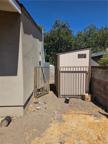 863 N 9th Avenue, Upland, CA 91786