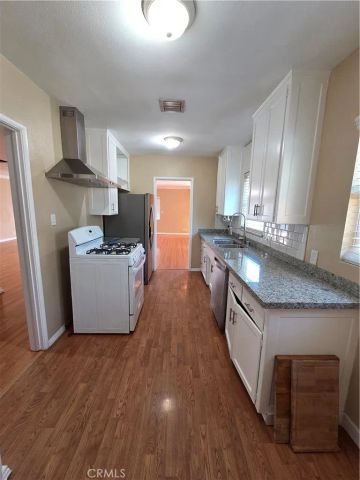 863 N 9th Avenue, Upland, CA 91786