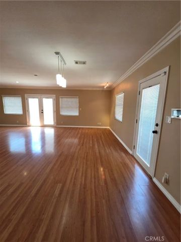 863 N 9th Avenue, Upland, CA 91786