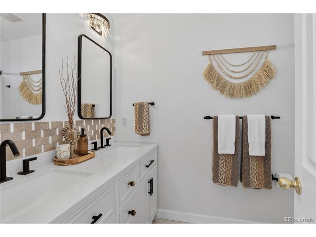 9910 Melbourne Pl, Highlands Ranch, CO 80130