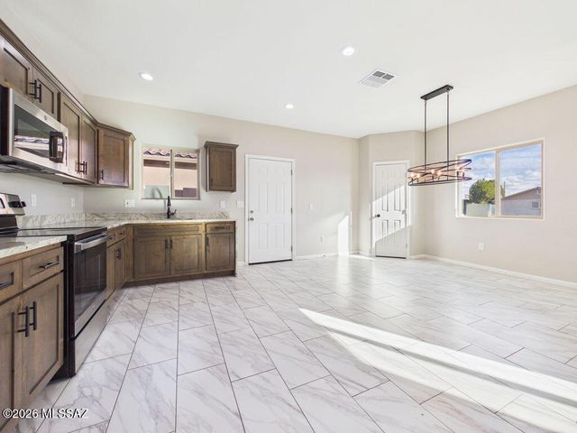 31 E Elm Street, Tucson, AZ 85705