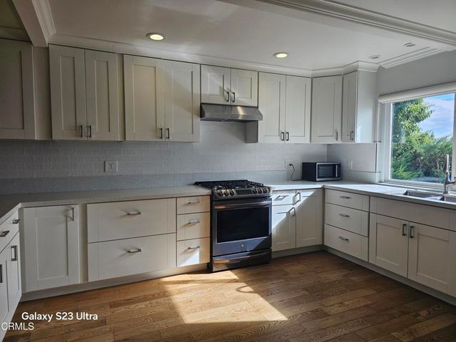 2708 Pinelawn Drive, La Crescenta, CA 91214