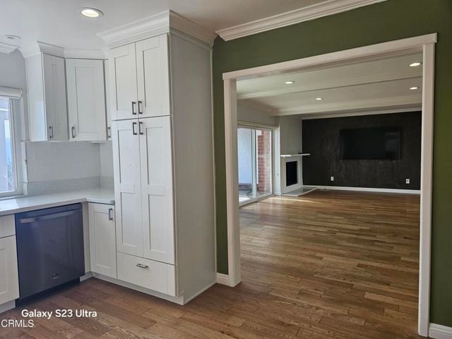 2708 Pinelawn Drive, La Crescenta, CA 91214