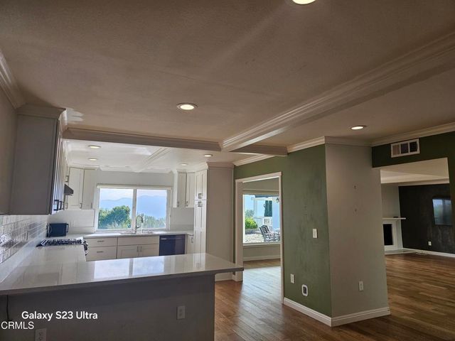 2708 Pinelawn Drive, La Crescenta, CA 91214