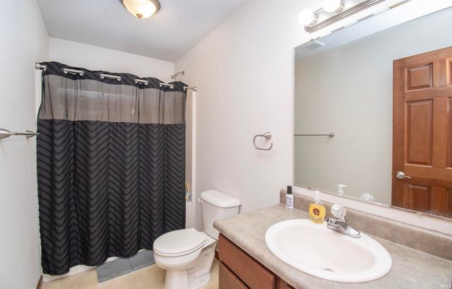 9020 Ashton Pointe Boulevard, Fort Wayne, IN 46819