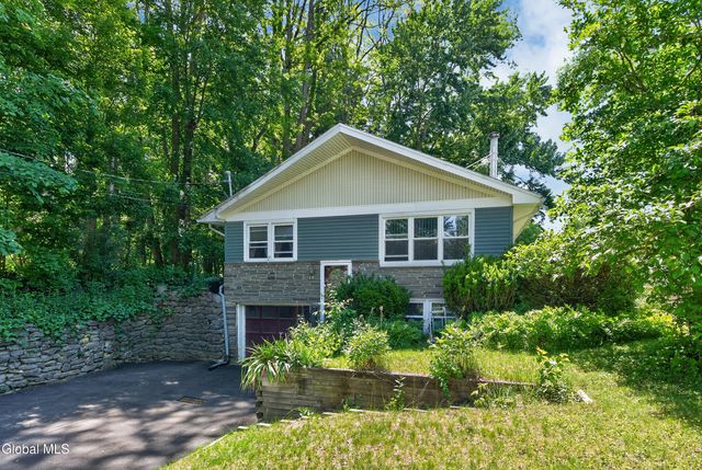 79 Willow Street, Guilderland, NY 12084
