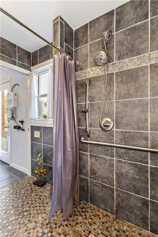 5316 Hamilton LN, Virginia Beach, VA 23462