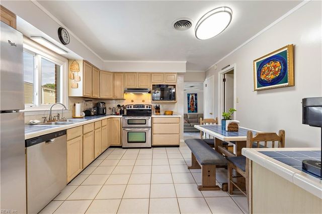 5316 Hamilton LN, Virginia Beach, VA 23462