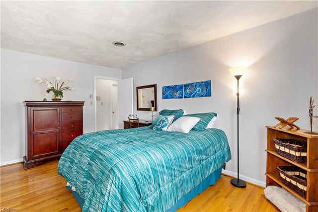 5316 Hamilton LN, Virginia Beach, VA 23462