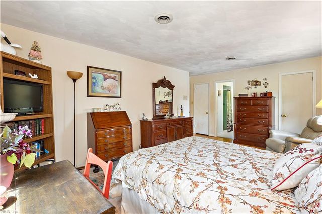 5316 Hamilton LN, Virginia Beach, VA 23462