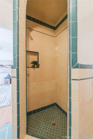 1964 Palmerston, Los Angeles, CA 90027
