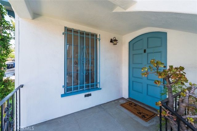 1964 Palmerston, Los Angeles, CA 90027