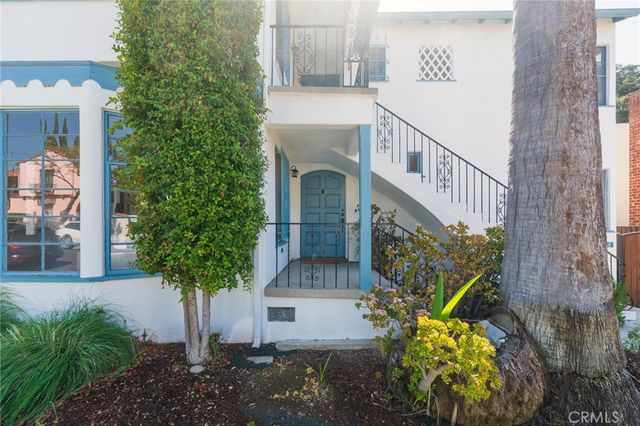 1964 Palmerston, Los Angeles, CA 90027