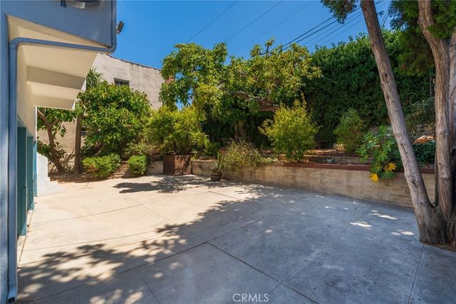 1964 Palmerston, Los Angeles, CA 90027