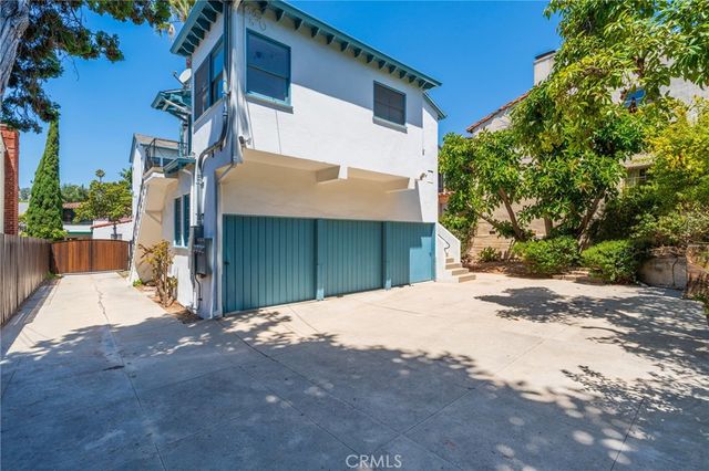 1964 Palmerston, Los Angeles, CA 90027