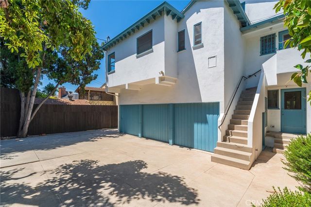 1964 Palmerston, Los Angeles, CA 90027