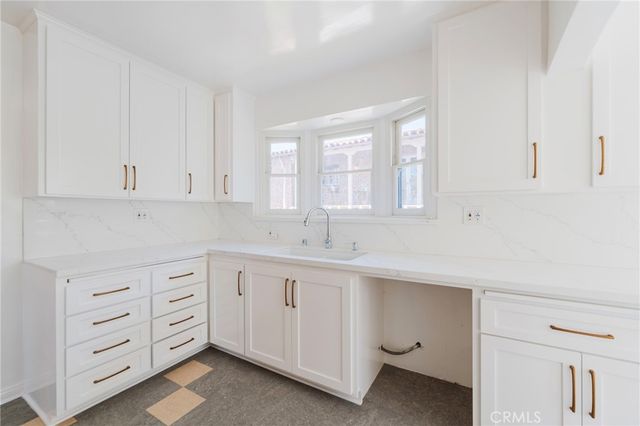 1964 Palmerston, Los Angeles, CA 90027