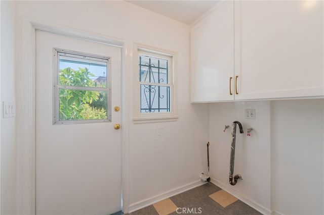 1964 Palmerston, Los Angeles, CA 90027
