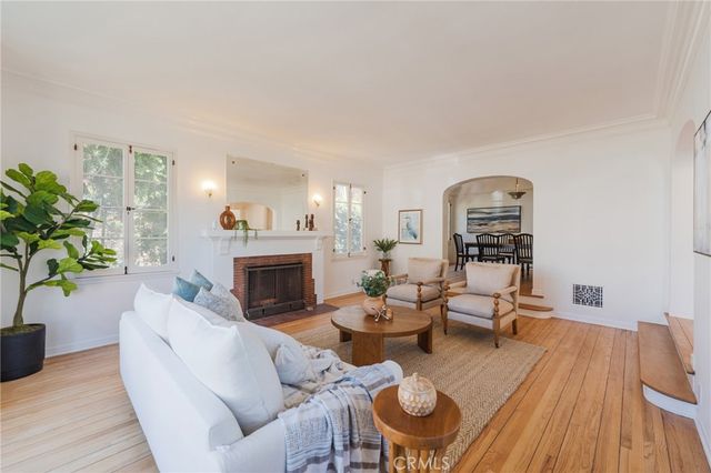 1964 Palmerston, Los Angeles, CA 90027
