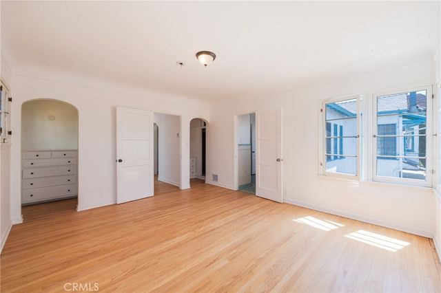 1964 Palmerston, Los Angeles, CA 90027