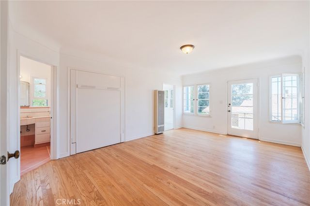 1964 Palmerston, Los Angeles, CA 90027